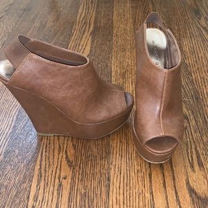 Madden Girl brown leather wedges